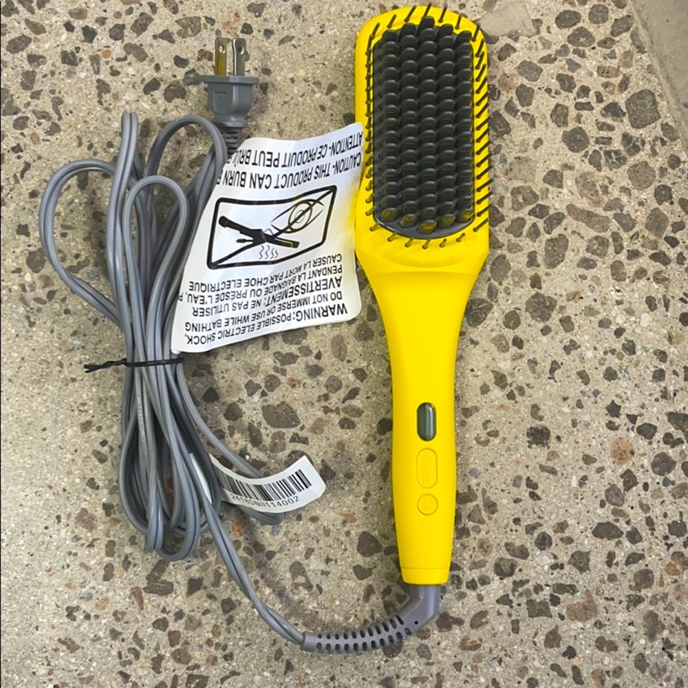 The Brush Crush Heated Straightening Brush